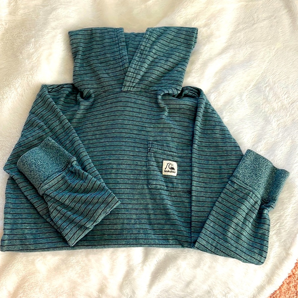 Quiksilver long sleeve with hood